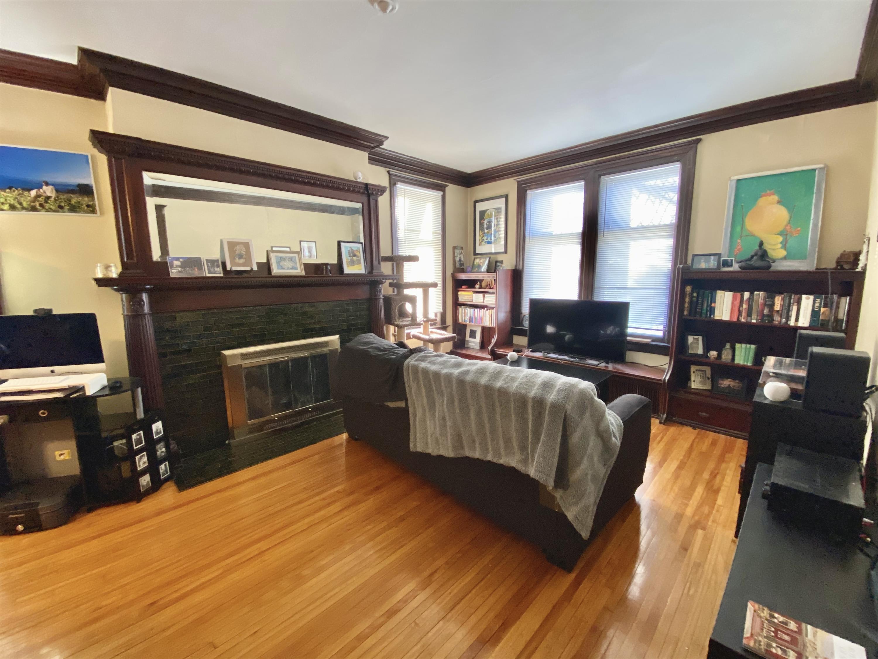Property thumbnail image